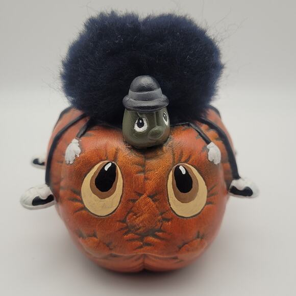 Vintage 1986 Dana's Halloween Ceramic Pumpkin with Fuzzy Spider Topper 4" Cute - Picture 1 of 6